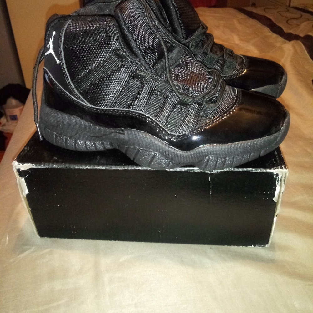 AIR JORDAN BLACKOUTS - Picture 5 of 7